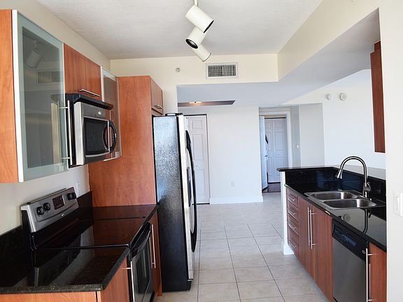 5th image of 3232 SW 22nd St APT 402