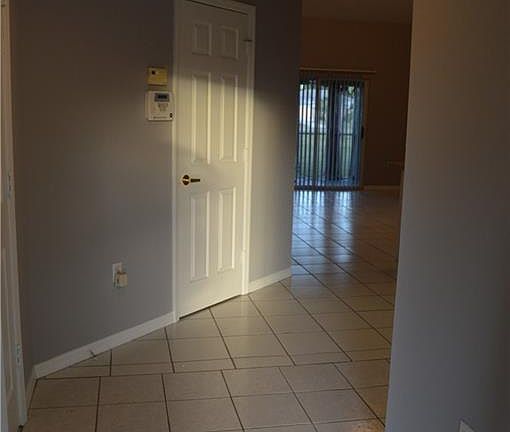 3rd image of 1402 SE 8th Ave