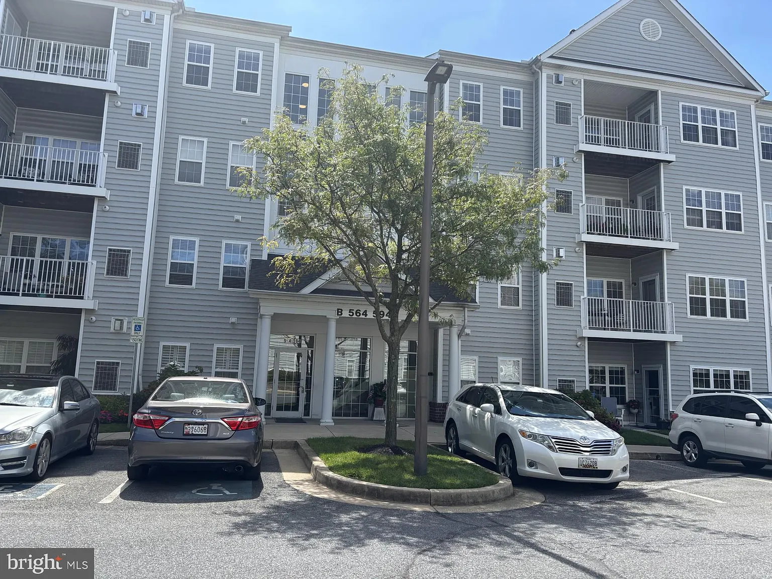 2 bed, 2.0 bath, 1655 sqft, $2,200 — Photo 2