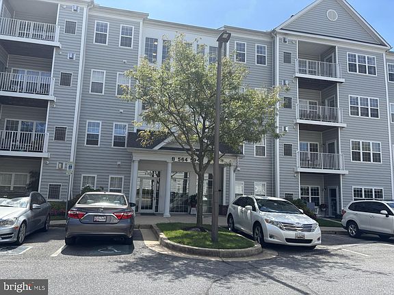 2nd image of 594 Hopkins Landing Dr