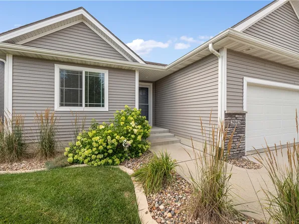 2945 SW Country Ln, Ankeny, IA 50023