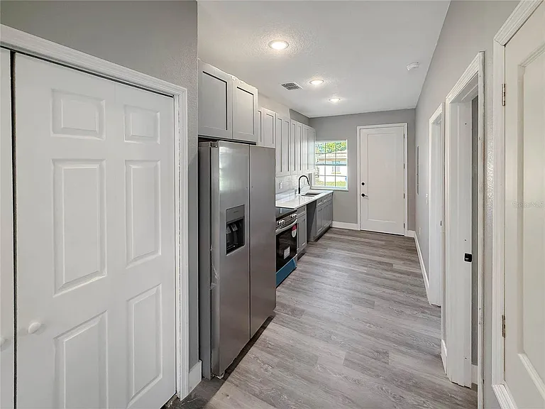 323 Pearl St #1 — Photo 9