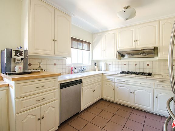 2nd image of 5215 Sepulveda Blvd Unit 4B
