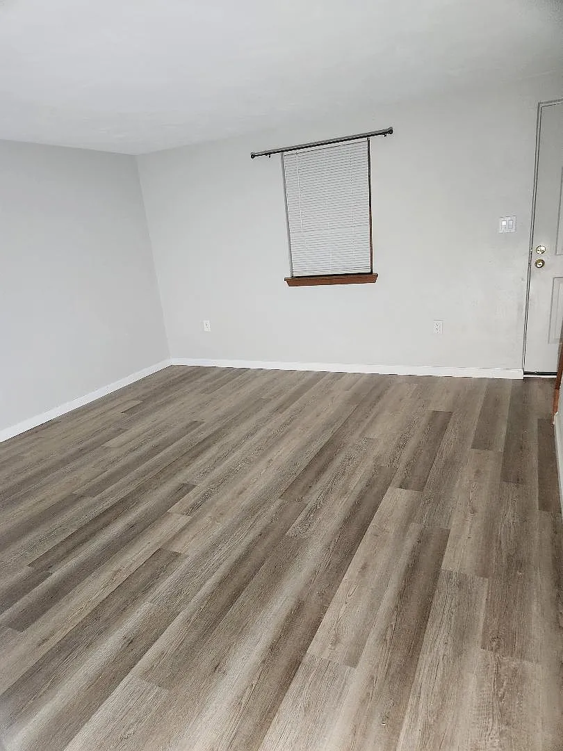 2 bed, 680 sqft, $1,300 — Photo 3