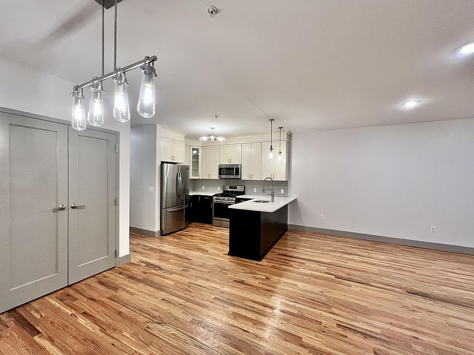 1st image of 212 3rd St #10616268