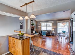 150 Cascade Ct, Chanhassen, MN 55317