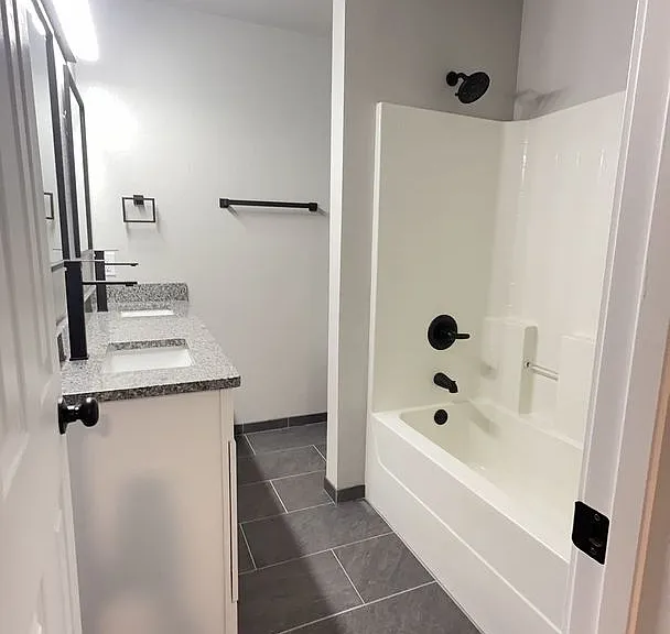 802 Samuel Dr — Photo 11