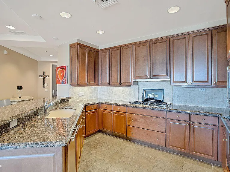 2211 E Camelback Rd #604 — Photo 9