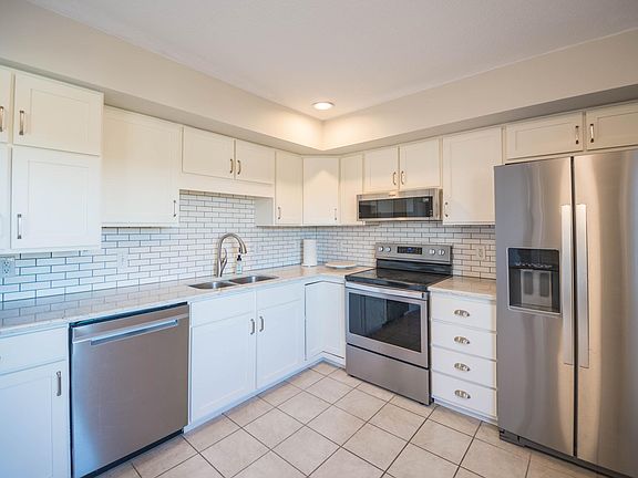 5th image of 8600 Olde Colony Trl APT 94