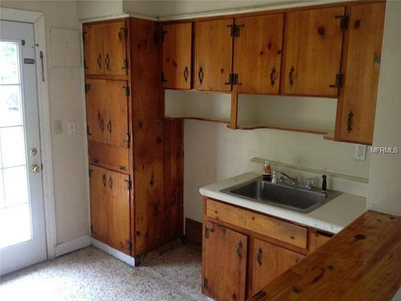 3rd image of 2711 Sanford Ave