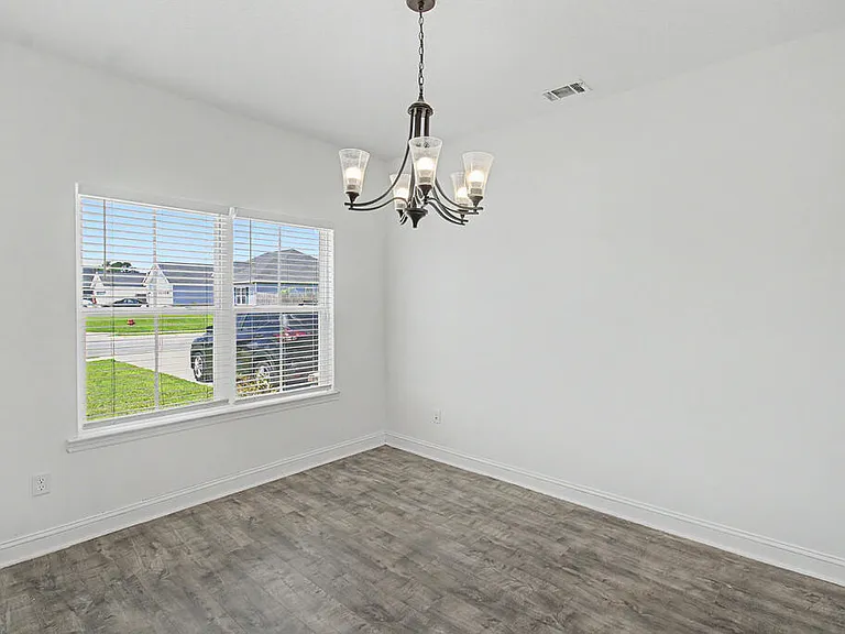 40 Rimes Ave — Photo 5