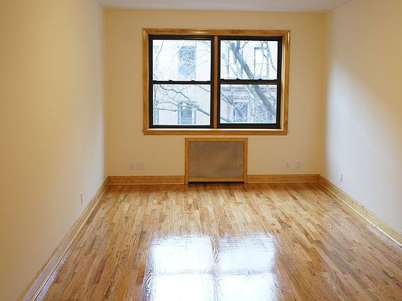 2nd image of 20 W 87th St APT 4D