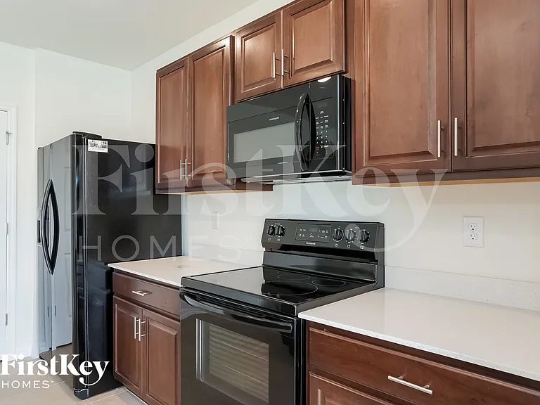 1622 SW 27th St — Photo 8