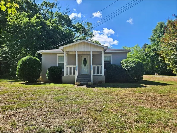 3021 Branderwood Dr, Greensboro, NC 27406