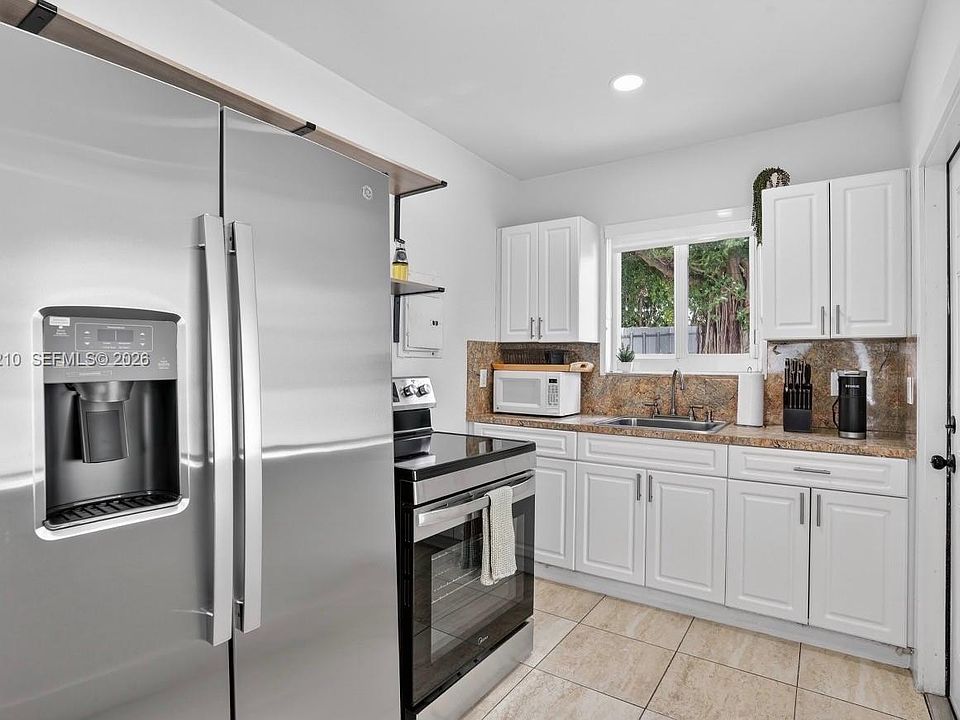 1st image of 2422 NW 11th St #1