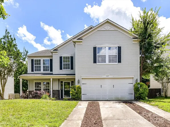 14307 Hartwell Farm Dr, Charlotte, NC 28278