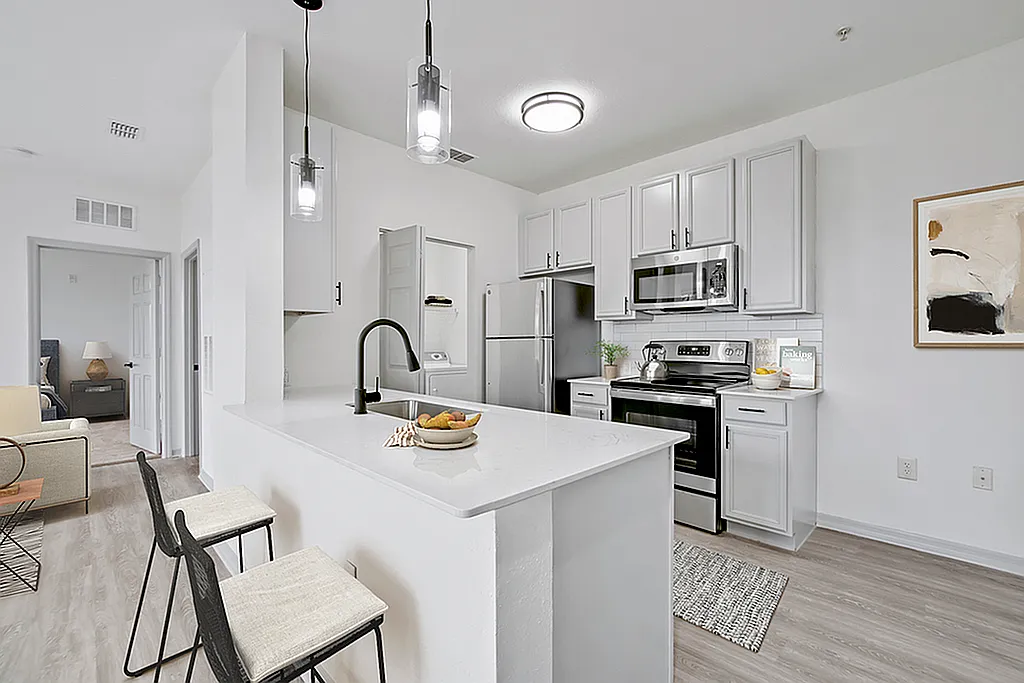 Halston Citrus Ridge — Photo 2