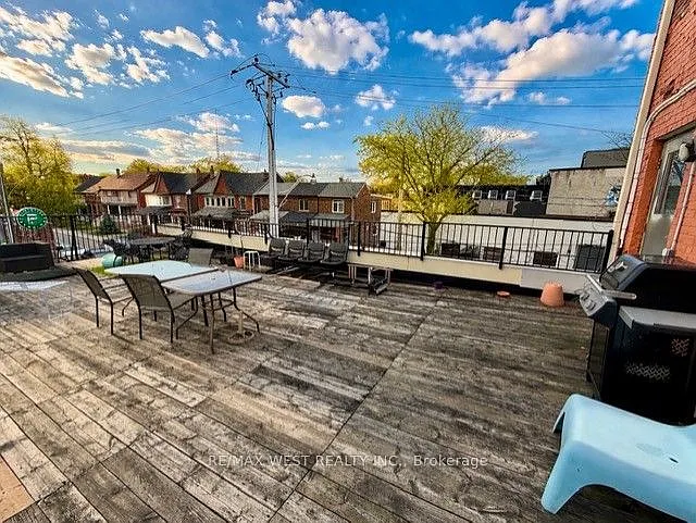 Building Photo - 108 Dovercourt Rd #2