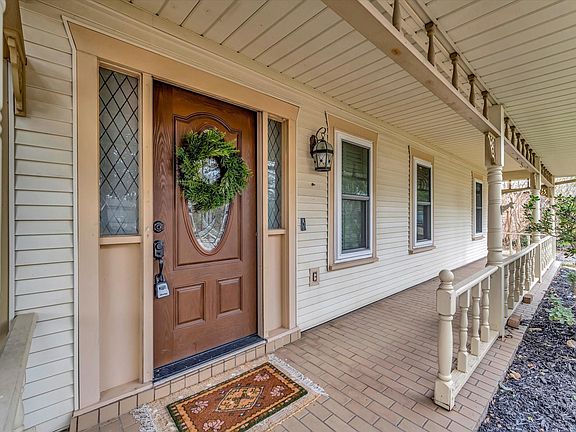 4th image of 1015 Woodhorn Drive