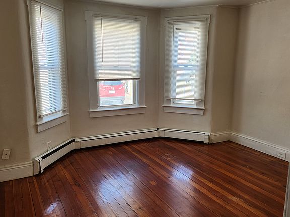 4th image of 99 Broad St