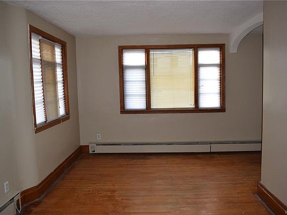 4th image of 263 Warsaw St