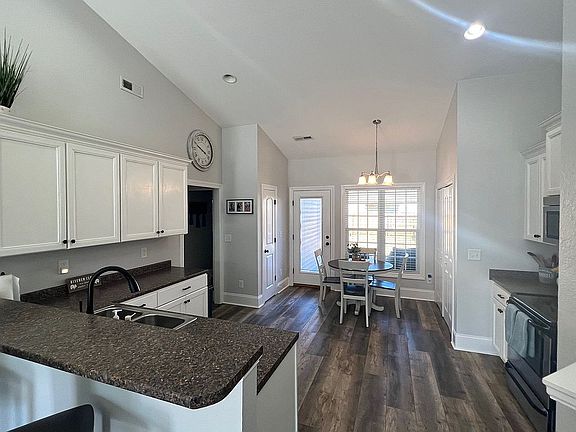 4th image of 3344 Ellsworth Dr #A