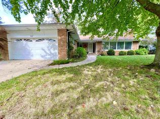 707 E Bittersweet Ln, Peoria, IL