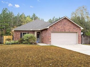 21243 Beau Chateau Blvd, Ponchatoula, LA 70454