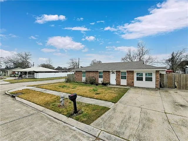 2801 Virginia Lee Dr — Photo 4