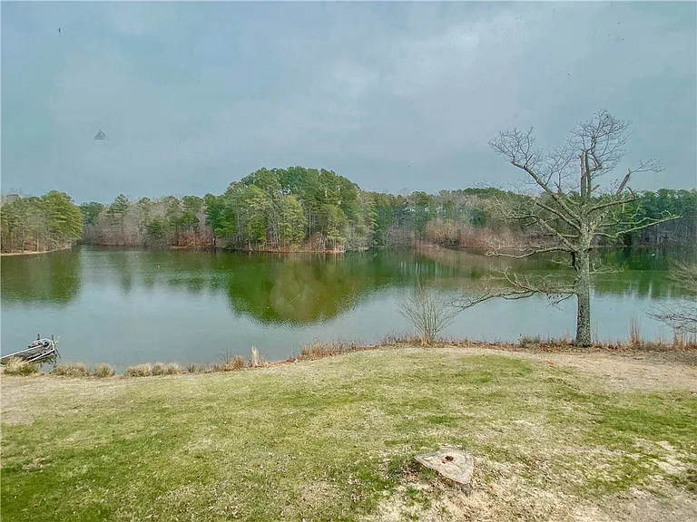 255 Starritt Ln — Photo 2