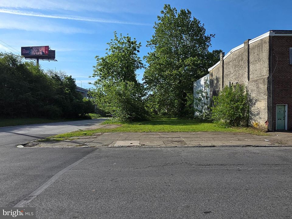 1st image of 1903 W 3rd St