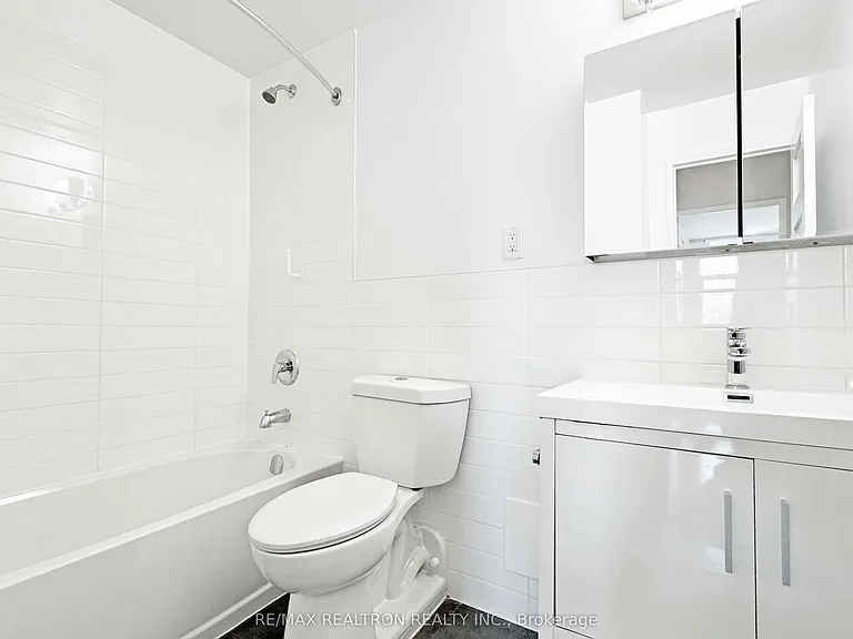 666 Spadina Ave #710 — Photo 12