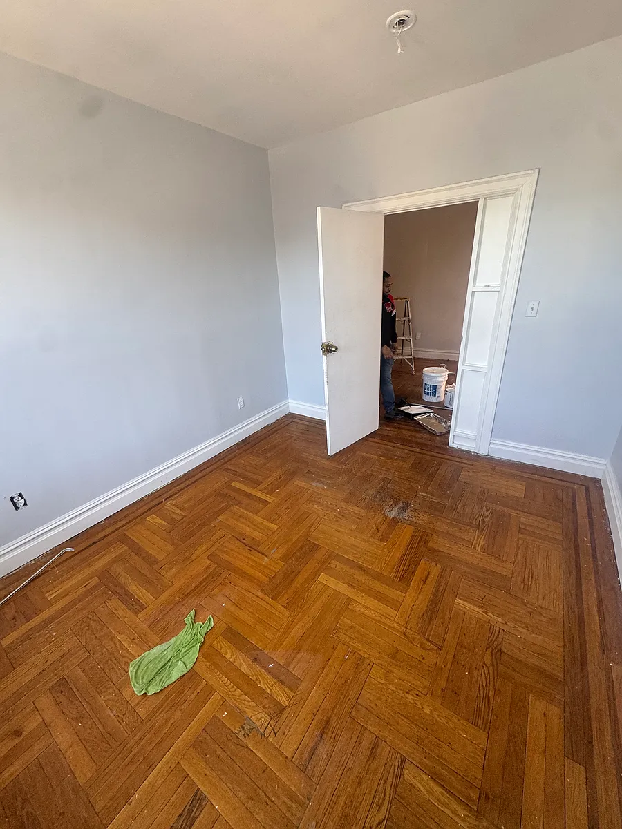 Building Photo - 928 21st St #25