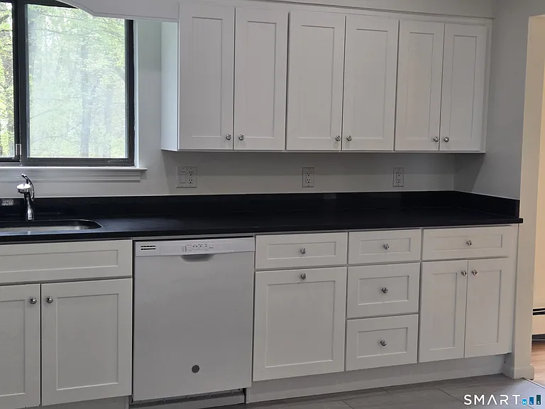 17 Loughran Ave — Photo 4