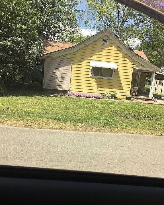 1st image of 211 W Ada Ave