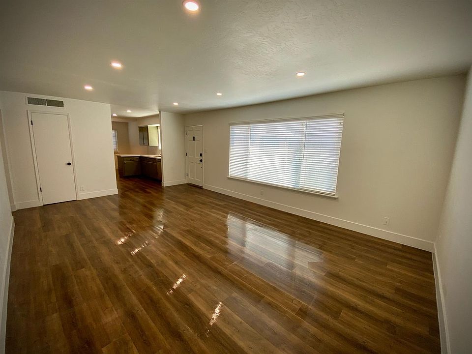1st image of 5085 N Roosevelt Ave APT 8