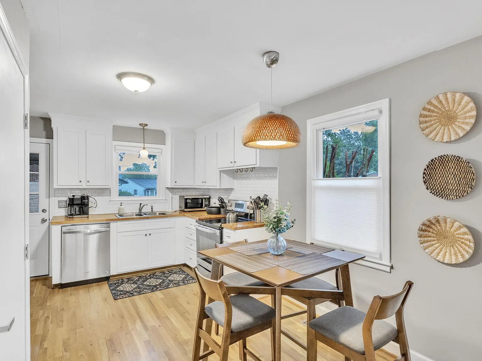2 bed, $2,400 — Photo 3