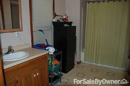surprisingly large bathroom