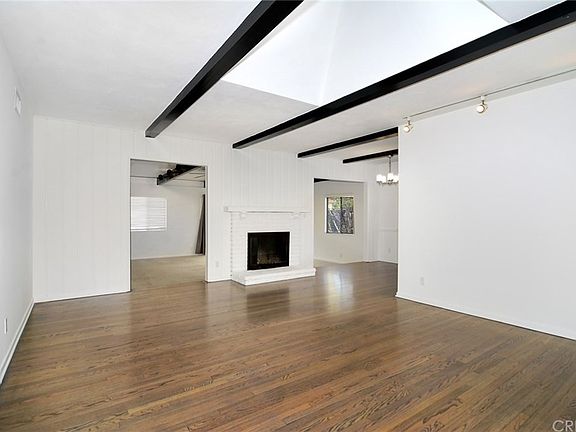 4th image of 22443 Berdon St