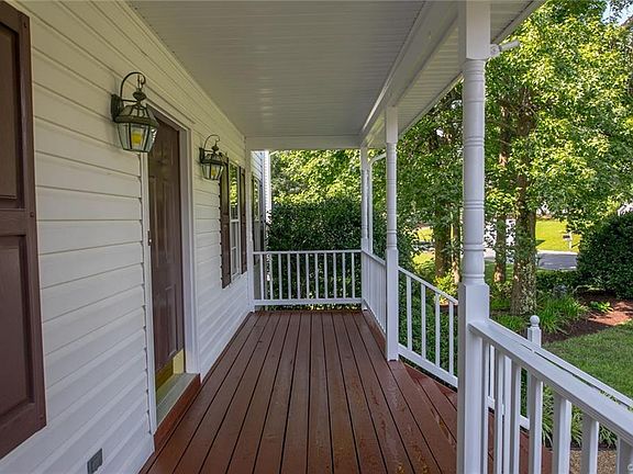 5th image of 2937 Appleford Dr