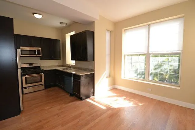 1738 W Huron St #F3 — Photo 3