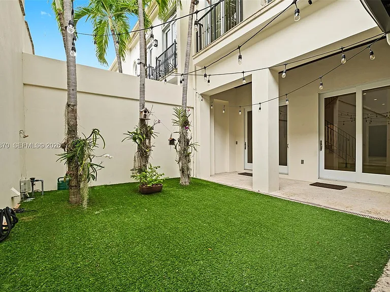 530 Valencia Ave #2 — Photo 25