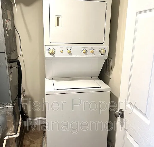 608 Albemarle St — Photo 16