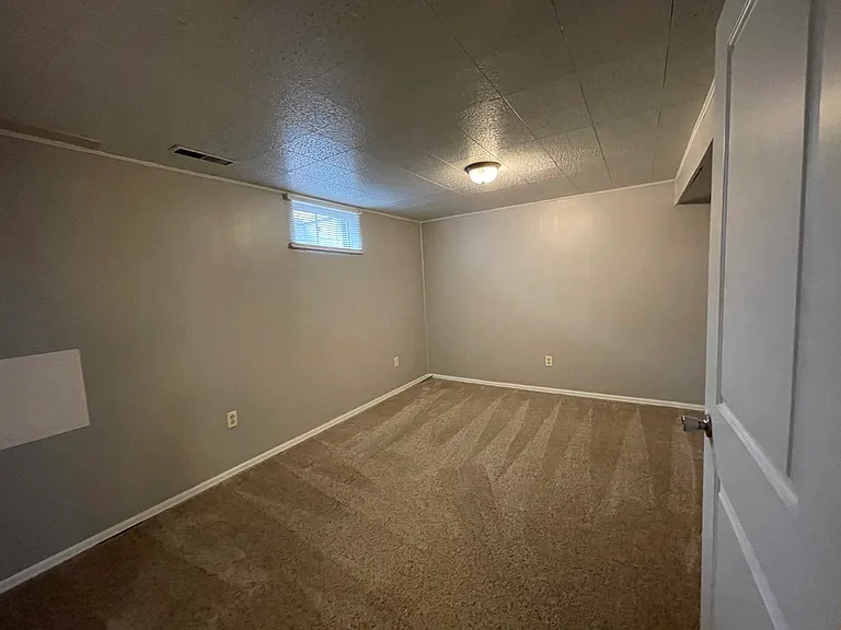 2104 Oakwood Ln — Photo 10
