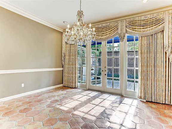 3rd image of 5606 Woodway Dr