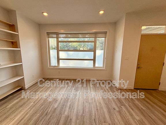 3rd image of 7427 106th St NW