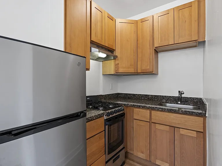 The Langham Apartments — Photo 42