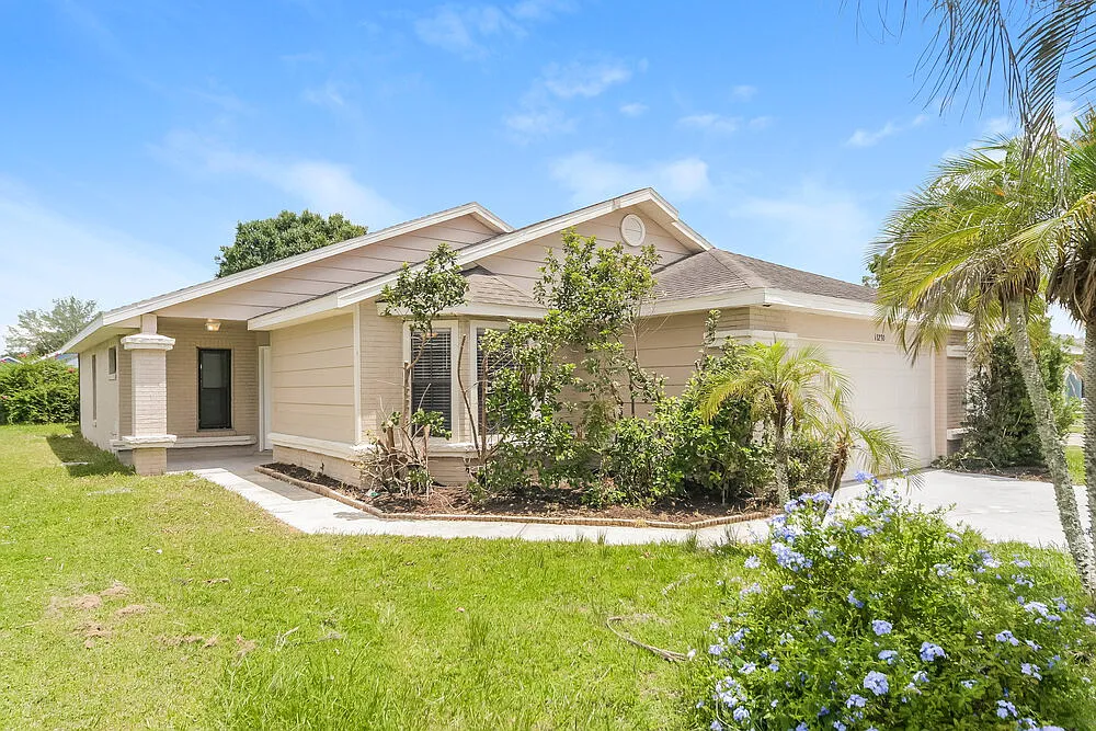 3 bed, 2.0 bath, 1597 sqft, $2,450 — Photo 3