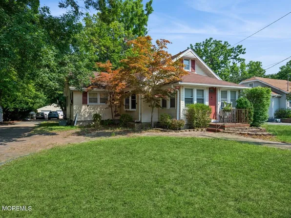 39 Clayton Avenue, Toms River, NJ 08755