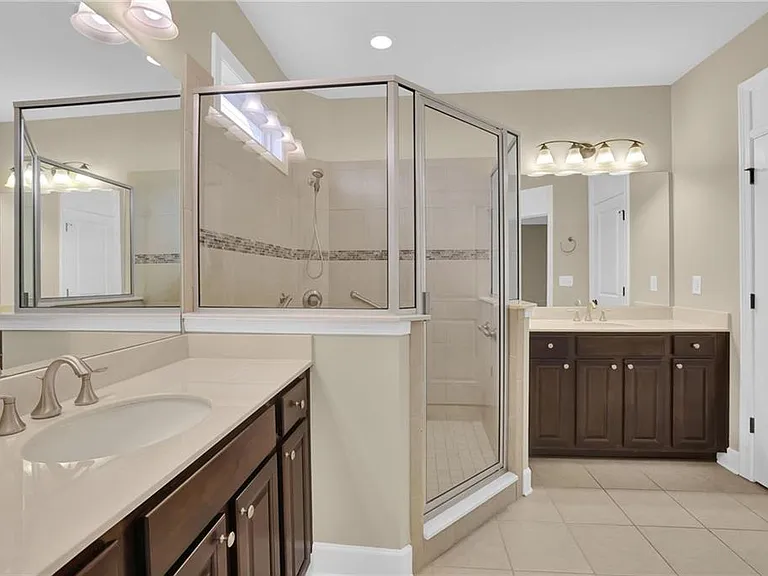 3708 Majestic Oak Dr — Photo 16